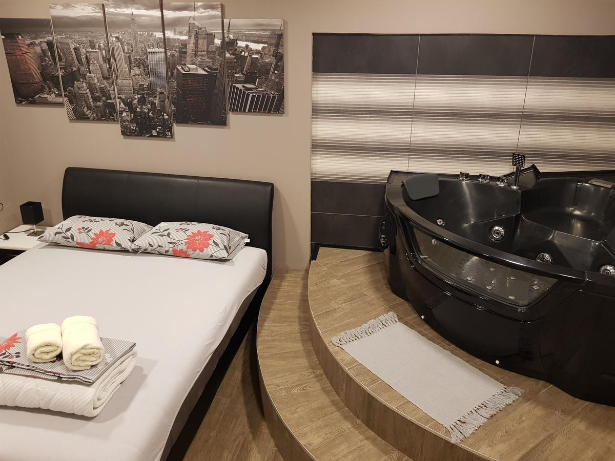 Ceca Apartman Nis Ngoại thất bức ảnh